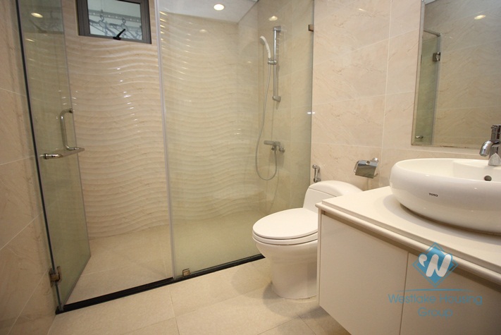Modern apartment for rent in Vinhome Nguyen Chi Thanh - Dong Da district